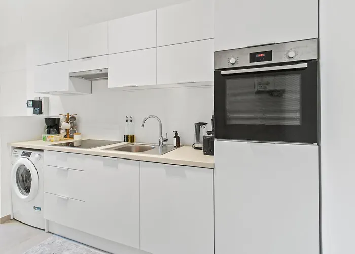 Balcony Apartment, 4 Min To U3 Zipperer Strasse Apartamento *