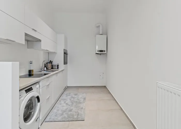 Balcony Apartment, 4 Min To U3 Zipperer Strasse