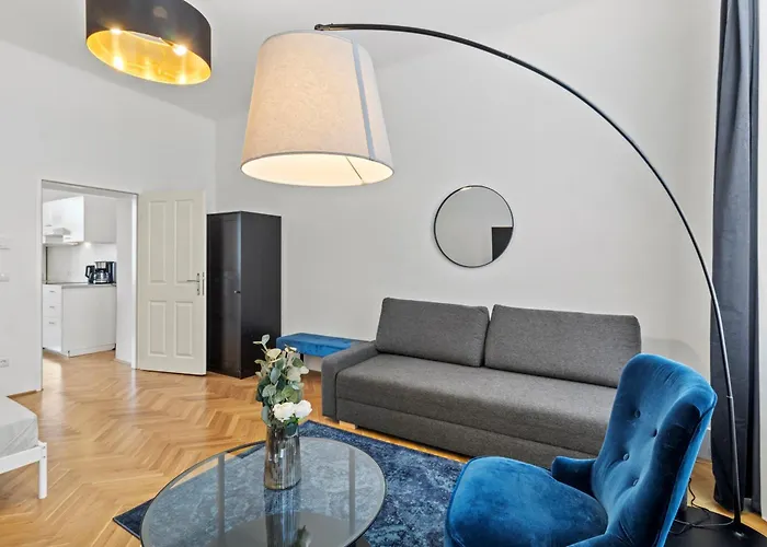 Balcony Apartment, 4 Min To U3 Zipperer Strasse