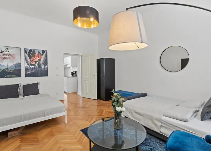 Balcony Apartment, 4 Min To U3 Zipperer Strasse Apartamento *