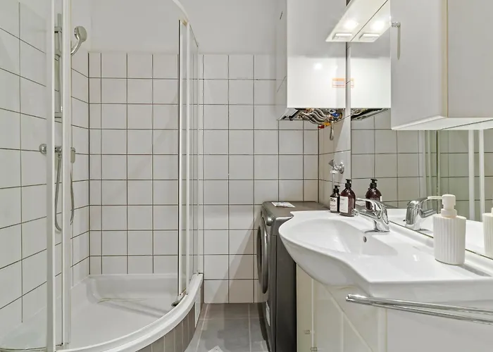 Balcony Apartment, 4 Min To U3 Zipperer Strasse Viena