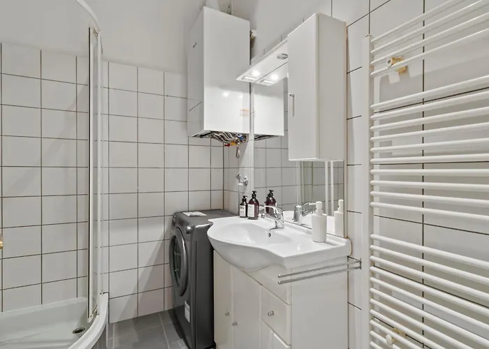Balcony Apartment, 4 Min To U3 Zipperer Strasse * Viena