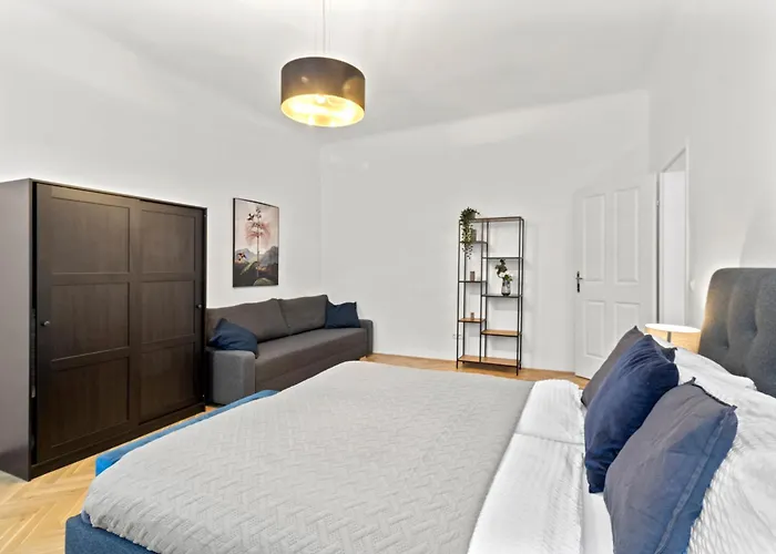 Balcony Apartment, 4 Min To U3 Zipperer Strasse